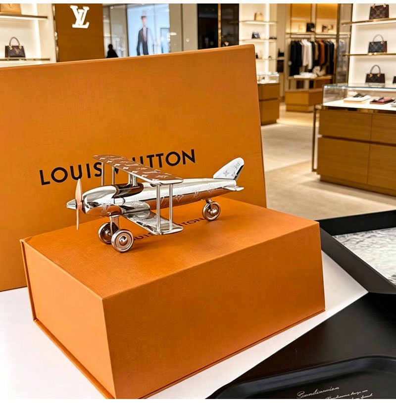 LOUIS VUITTON-06051 루이비통 한정판 비행기 장식품